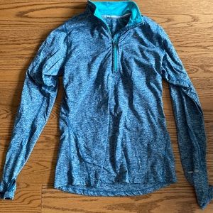 Women’s Nike Dri-fit quarter zip size small great condition with thumb holes